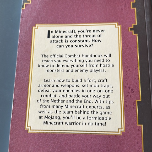 Microsoft Minecraft 3 book bundle set “Build it, combat tips, essential info.” - Picture 9 of 9